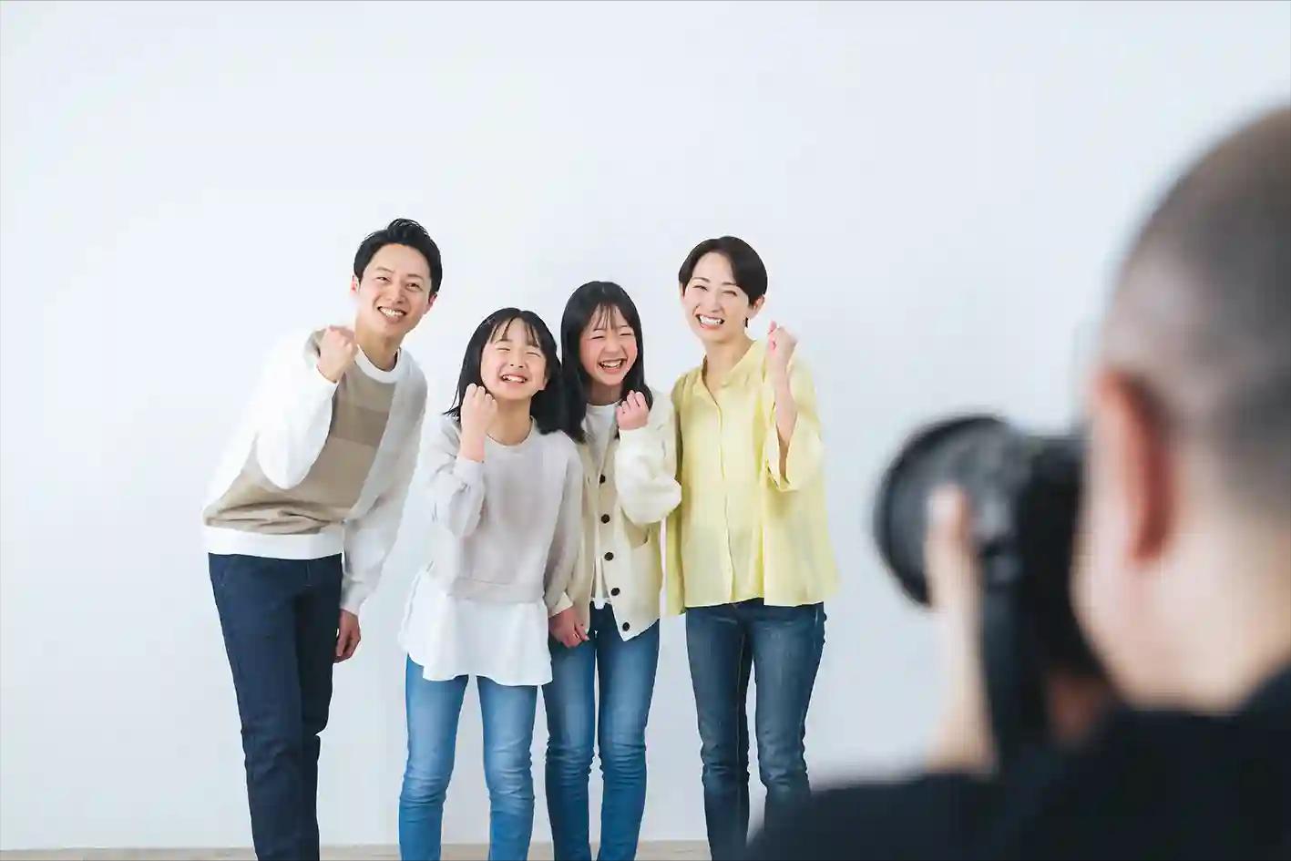 Inspirasi Foto Keluarga Studio yang Elegan & Modern